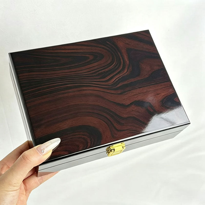 Holz-Schmuckbox mit Schloss